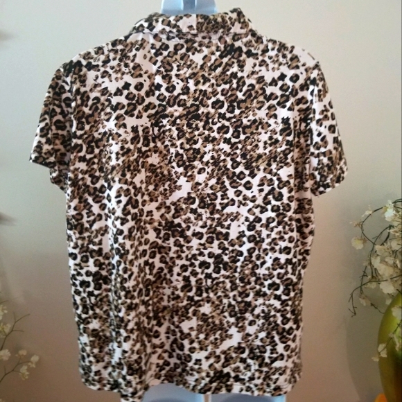🦋Allyson Whitmore Golf Zip Front Animal Print Polo - Picture 3 of 4